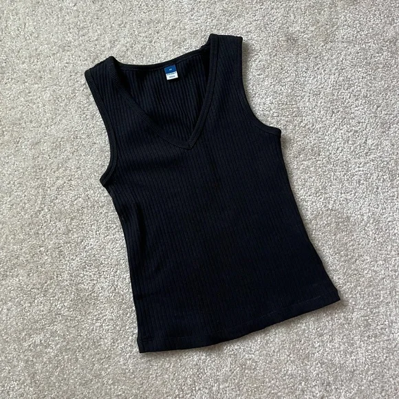 Bundle of Two Old Navy Ribbed V-Neck Tank Top - Black and Cream Size XS NWT - Picture 7 of 8